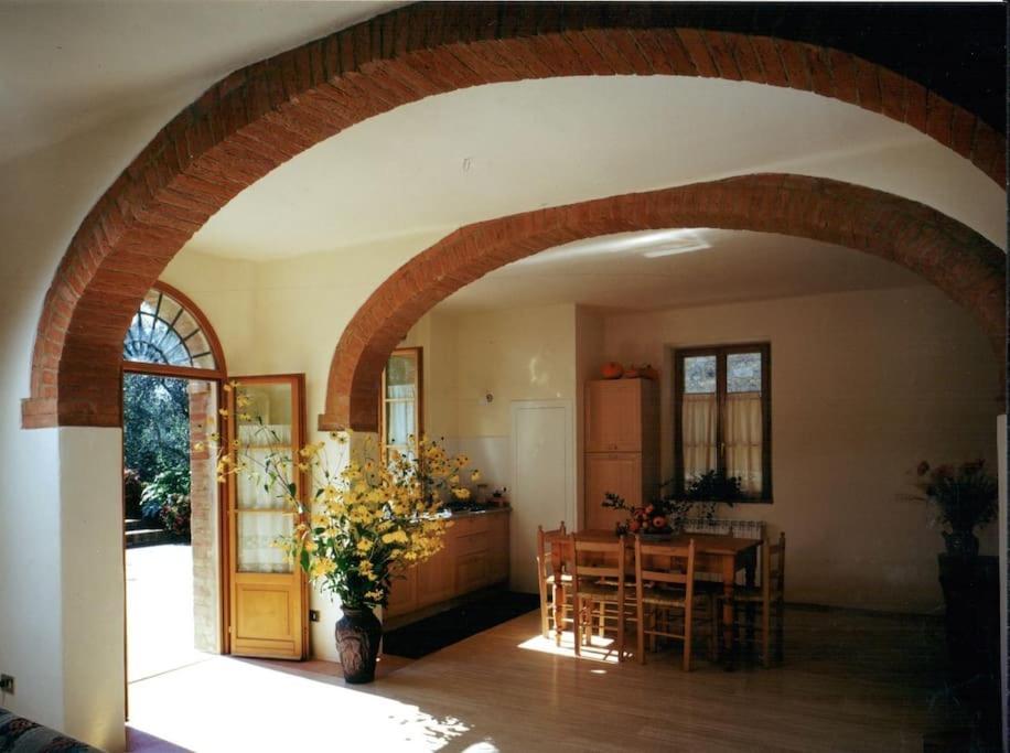 Вилла La Vigna Agriturismo Сиена Экстерьер фото